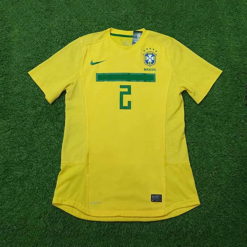 2011 BRAZIL HOME AUTHENTIC P2R SHIRT DANI ALVES - Image 2