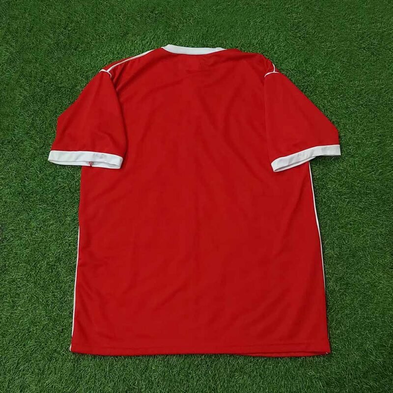 1981 INDONESIA HOME SHIRT SIGNED BY INDONESIA FOOTBALL LEGEND (NOT ORIGINAL) - Image 2