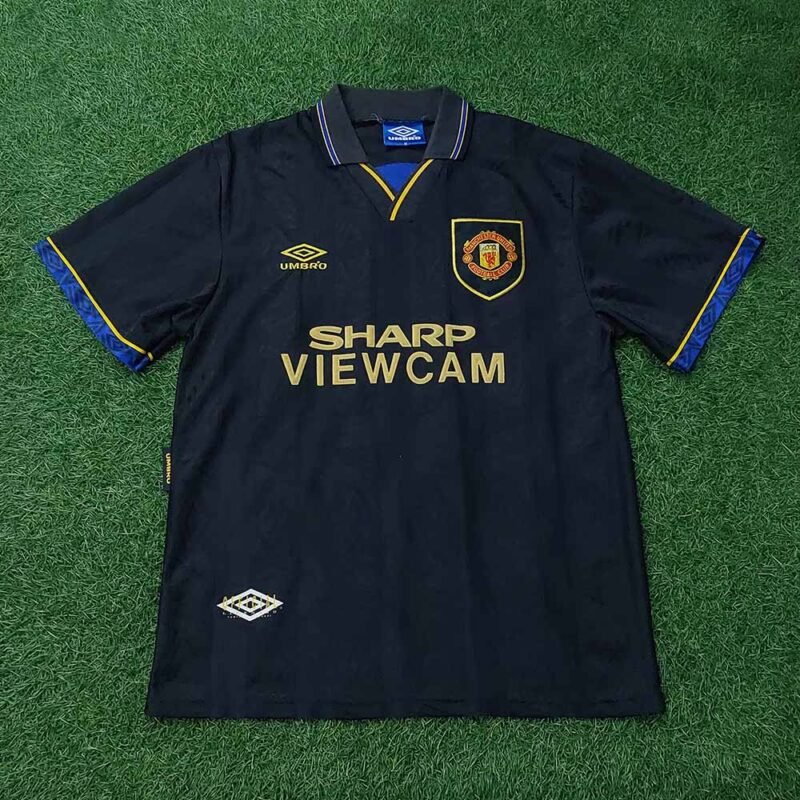 1993 – 95 MANCHESTER UNITED AWAY SHIRT CANTONA - Image 2