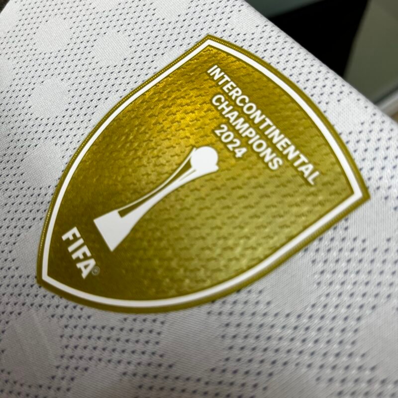 2025 - 26 REAL MADRID INTERCONTINENTAL WINNER 2024 PATCH - Image 2