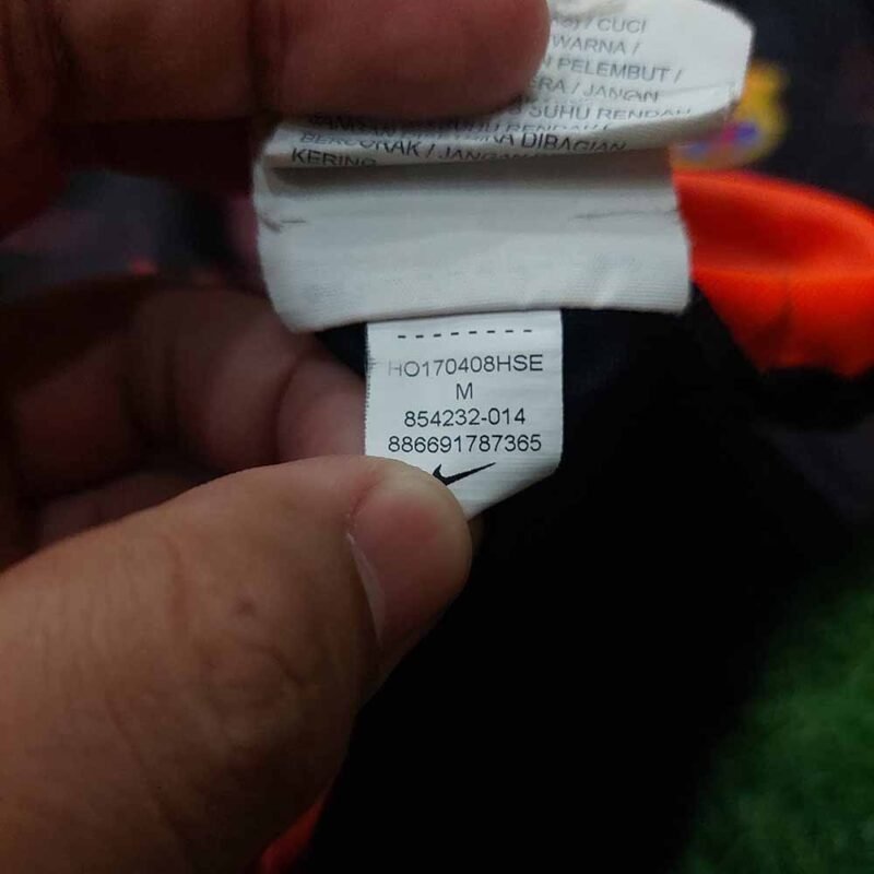 2017 – 18 BARCELONA PRE MATCH SHIRT - Image 3