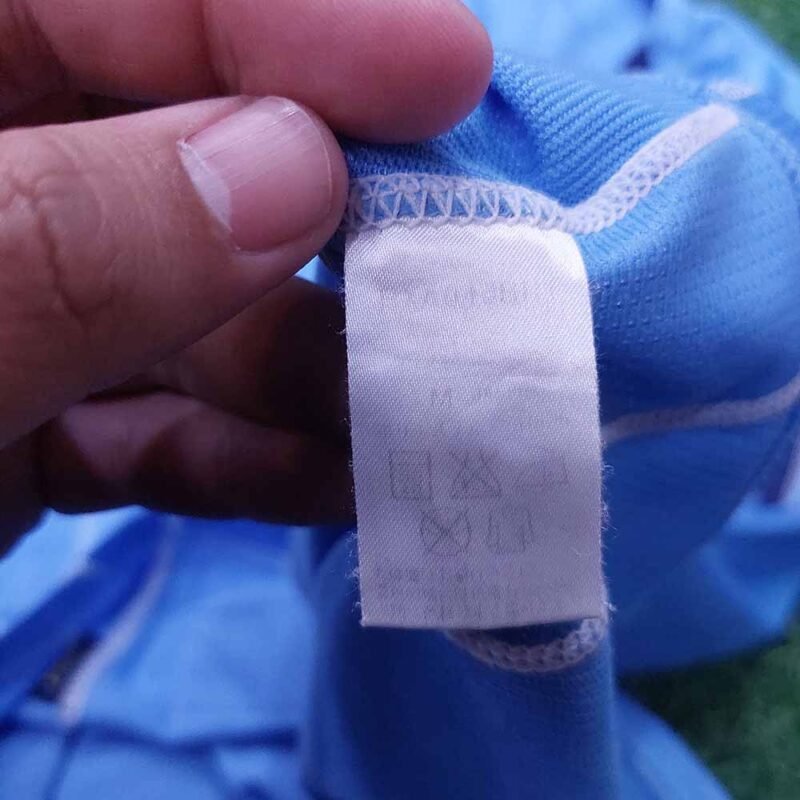 2004 JUBILO IWATA HOME SHIRTS - Image 3