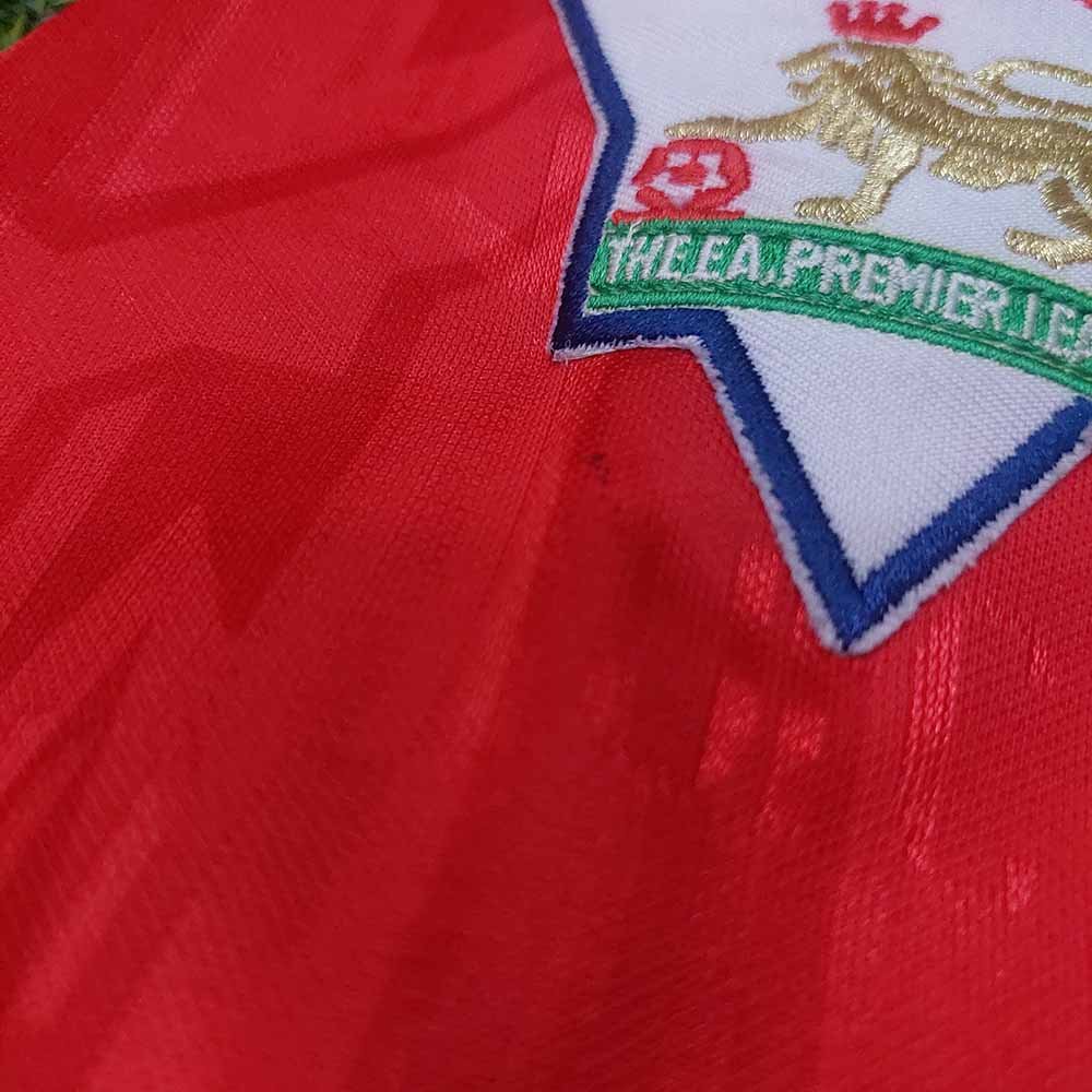 1993 – 94 MANCHESTER UNITED HOME SHIRT SHARPE - Image 4