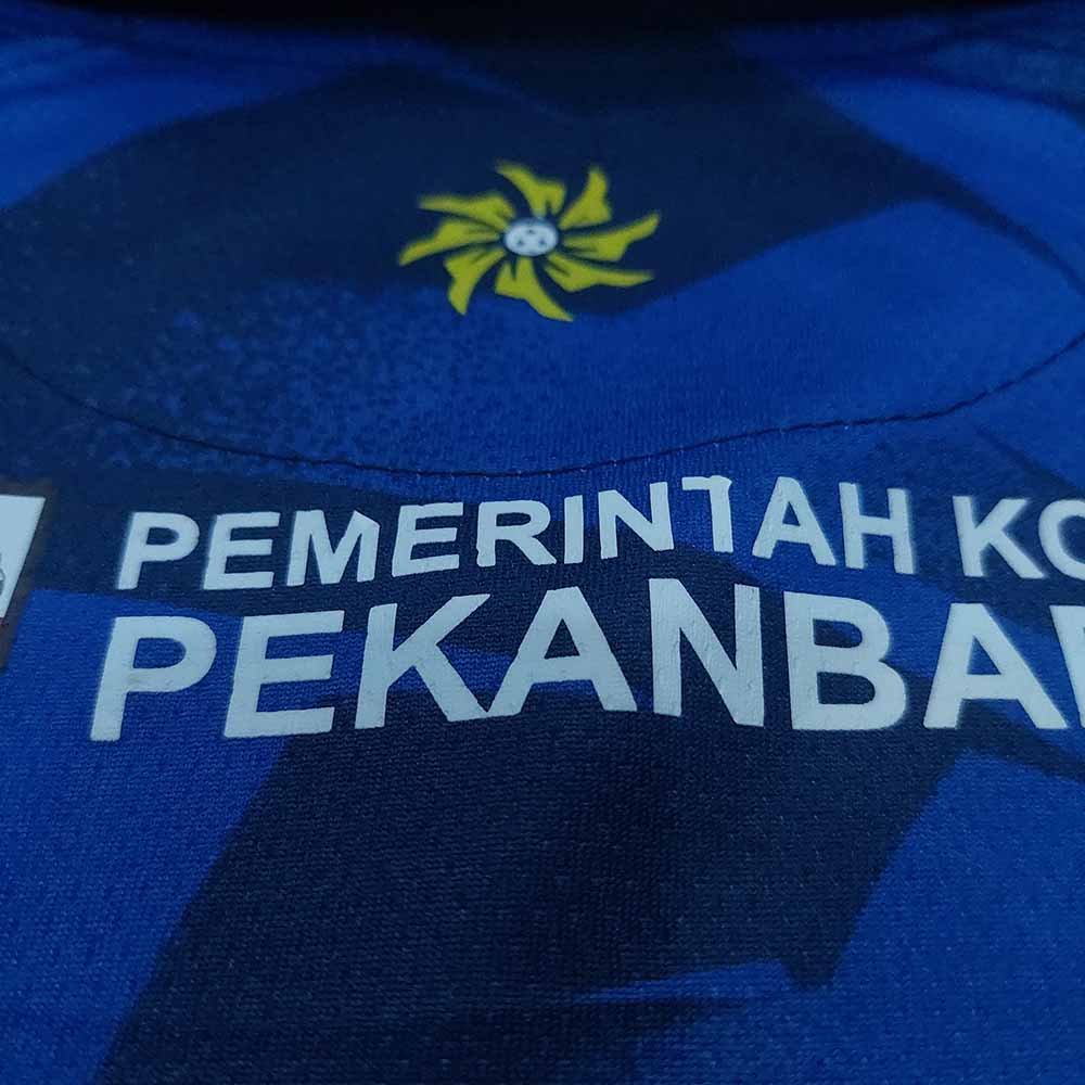 2025 – 26 PEKANBARU FC HOME MATCHWORN SHIRT RAFA ABDURAHMAN + SHORTS - Image 7
