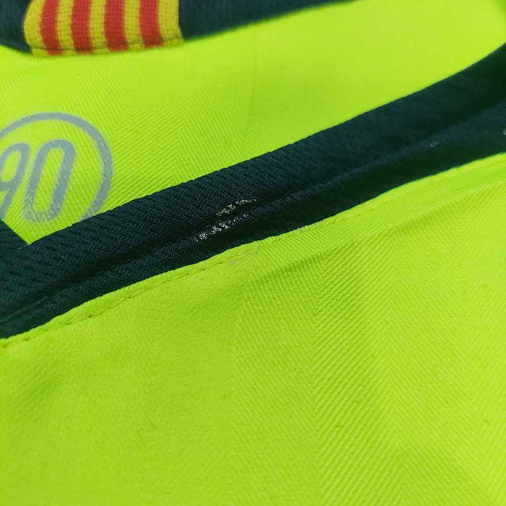 2005 – 06 BARCELONA AWAY SHIRT RONALDINHO - Image 8