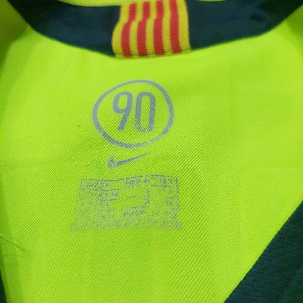 2005 – 06 BARCELONA AWAY SHIRT RONALDINHO - Image 3