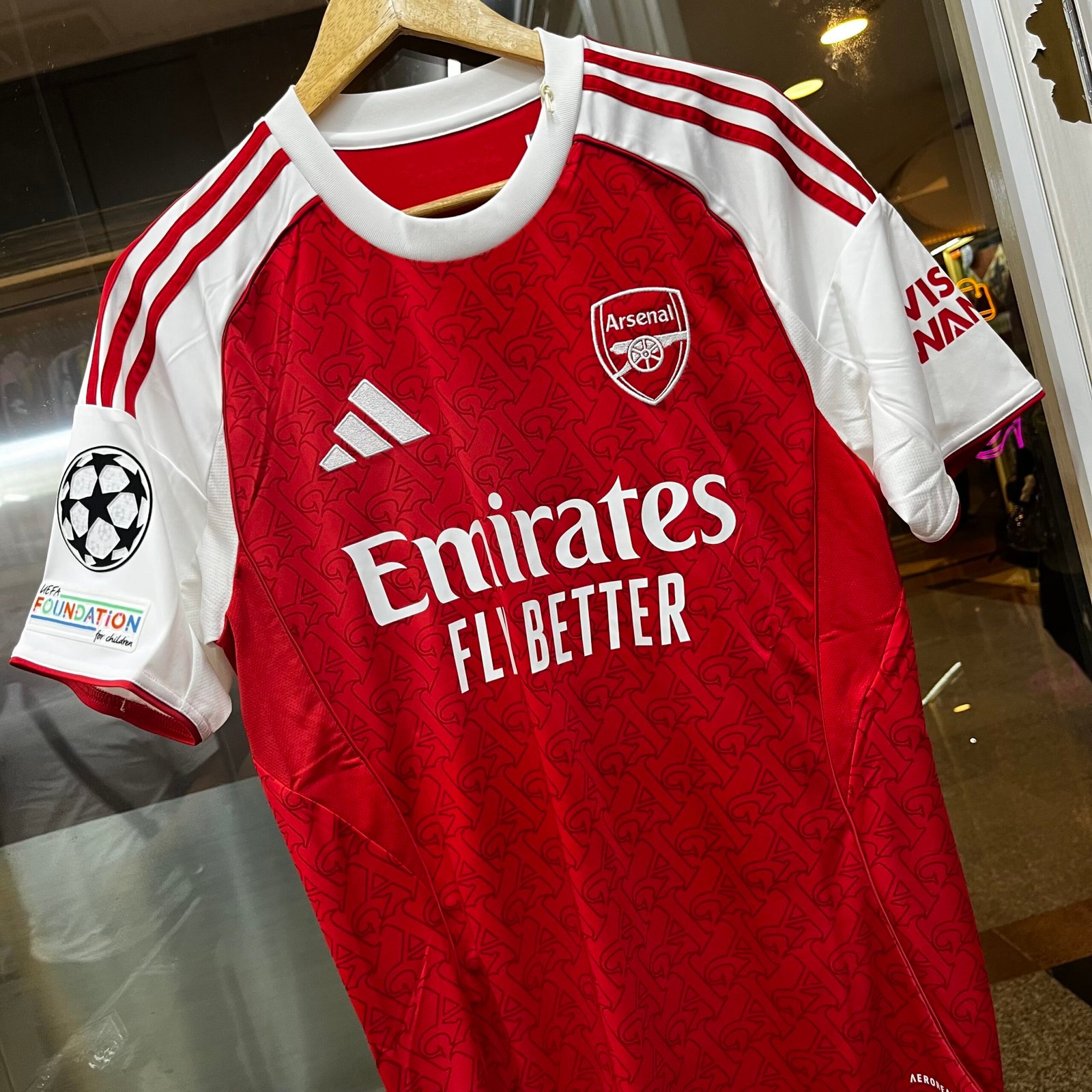 2025 - 26 ARSENAL HOME SHIRT SAKA FINAL UCL PATCH - Image 2