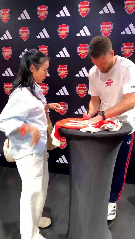 2015 – 16 ARSENAL HOME BOYS SHIRT RAMSEY - Image 8