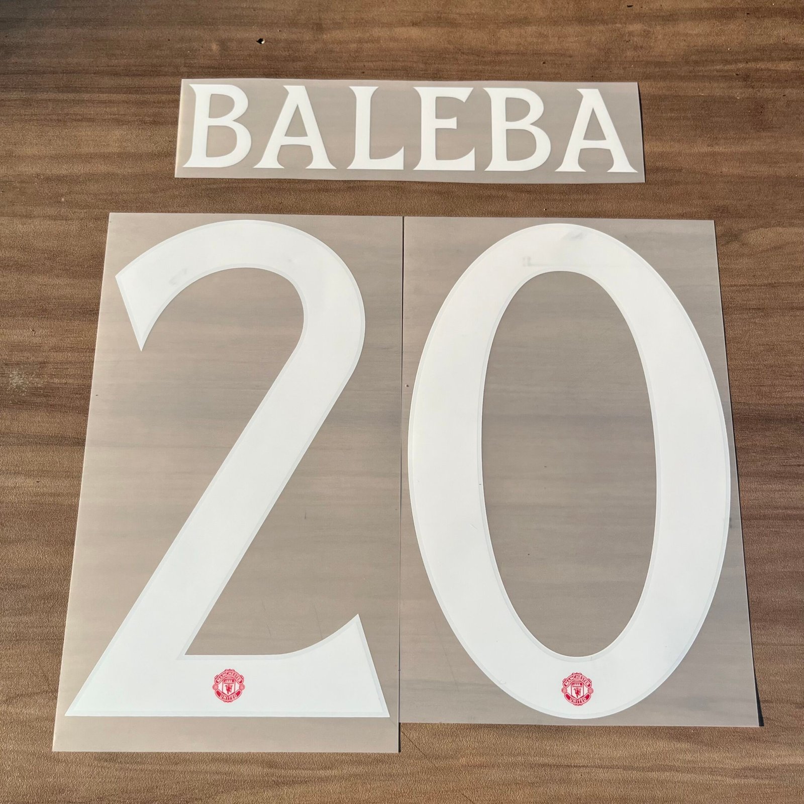2026 - 27 MANCHESTER UNITED HOME / AWAY CUP NAMESET BALEBA